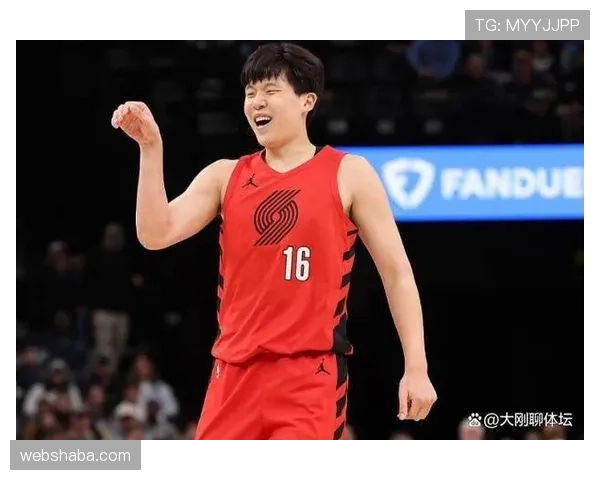 杨瀚森在挡拆中制造对位，较上季内突效率提升