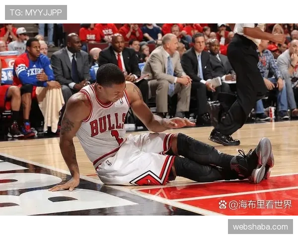 罗斯突破改变防守阵型，主导进攻节奏