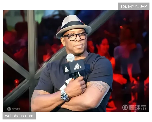 若昂·帕利尼娅近期表现稳健，中场拦截能力持续提升