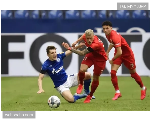 萨卡 vs 巴尔科拉：边路进攻潜力与成长轨迹对比