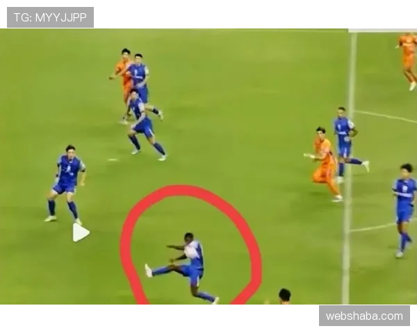 反弹手球判罚标准为何常被误解？裁判视角全解析