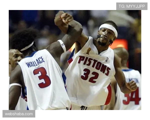 理查德·汉密尔顿无球跑动创造机会效率提升明显